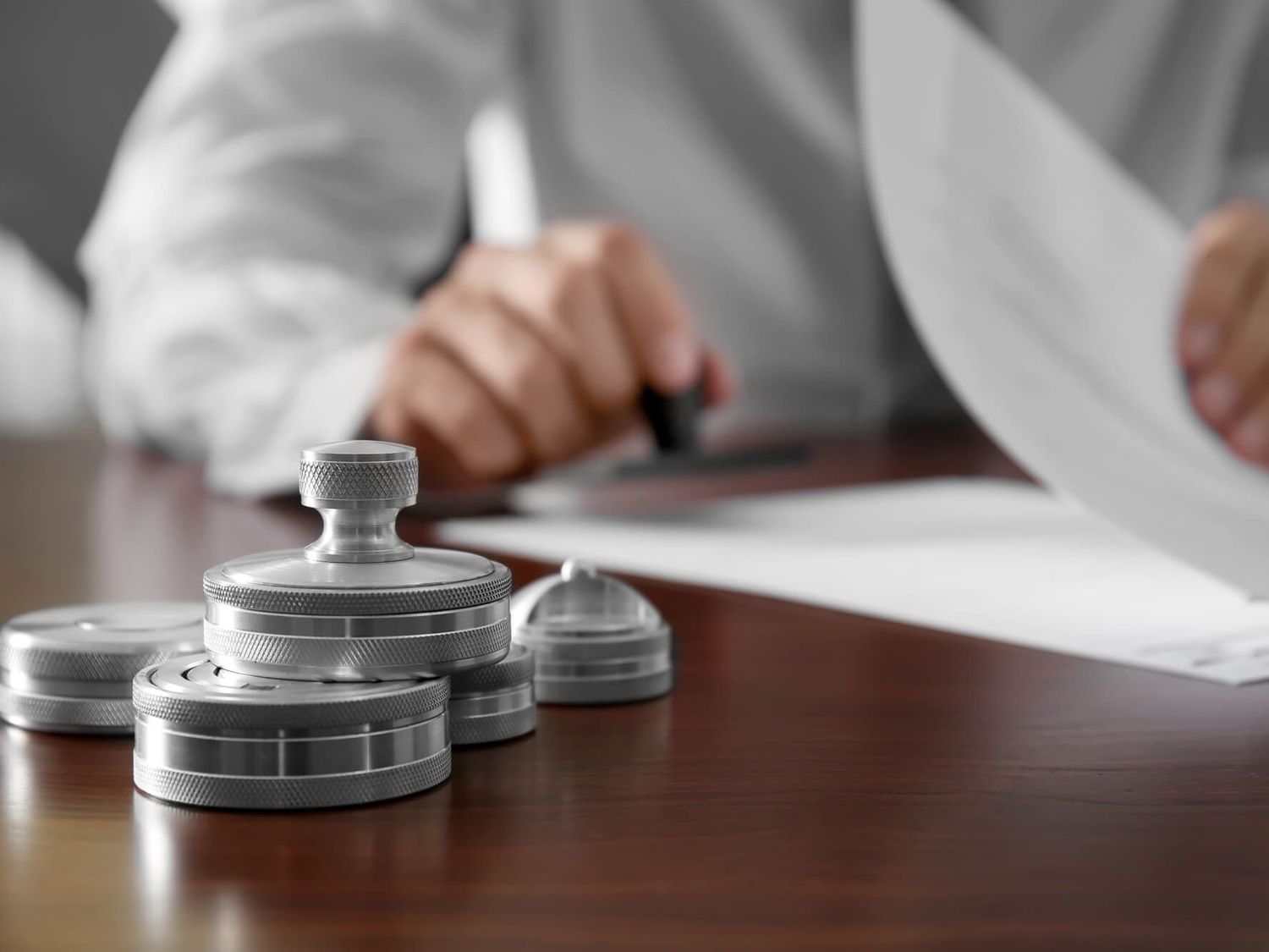 Взыскание долгов, исполнение решений суда